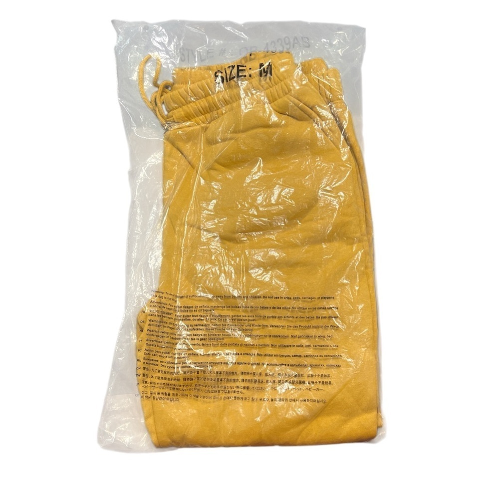 Zenana mustard yellow Joggers. Cuffed ankle. Medium. NWT